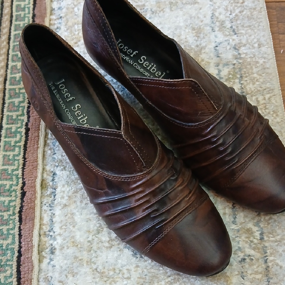 Josef Seibel Women's Rich Brown Ankle Booties